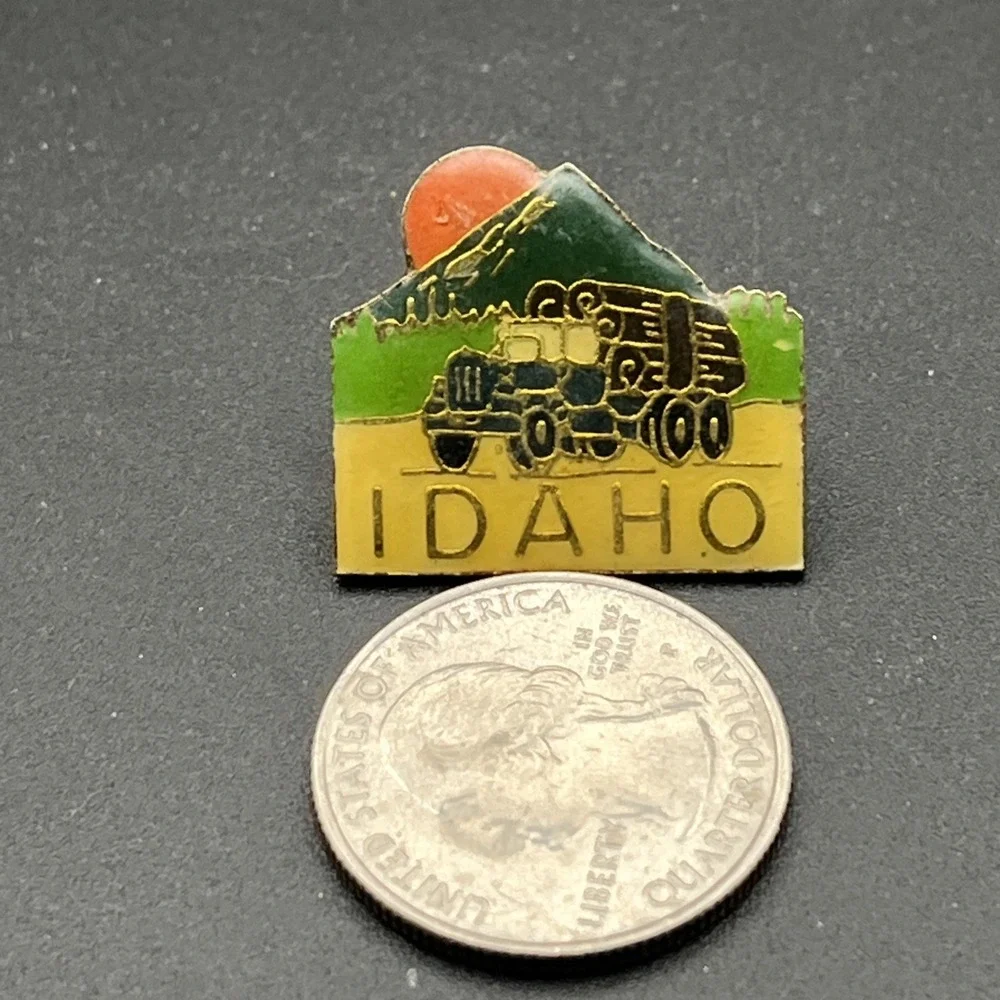 Idaho Timber Delivery Truck United States Of America Lapel‎ Hat Pin